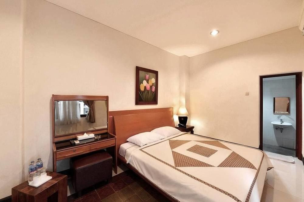Riau Hotel *